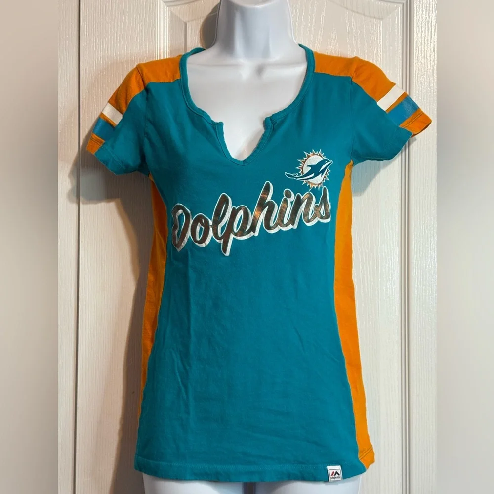 Majestic‎ NFL Miami Dolphins Women’s V-Neck Tee – XS 🐬🧡